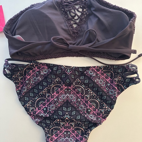 Swimsuit Set - Picture 3 of 3